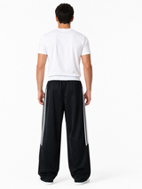 Pantalón Deportivo Oversized Negro con Franjas Blancas — Tela Nova | Hombre | ENKI 3
