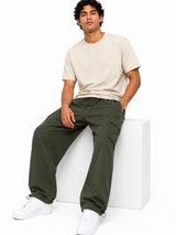 Pantalón Cargo Oversized Verde Militar — Tela Nova | Hombre | ENKI 5