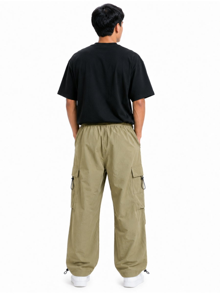Pantalón Parachute Beige — Tela Mojada | Regulador en Bota | Hombre | ENKI