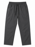 Pantalón deportivo recto hombre GRIS detalle de malla interna