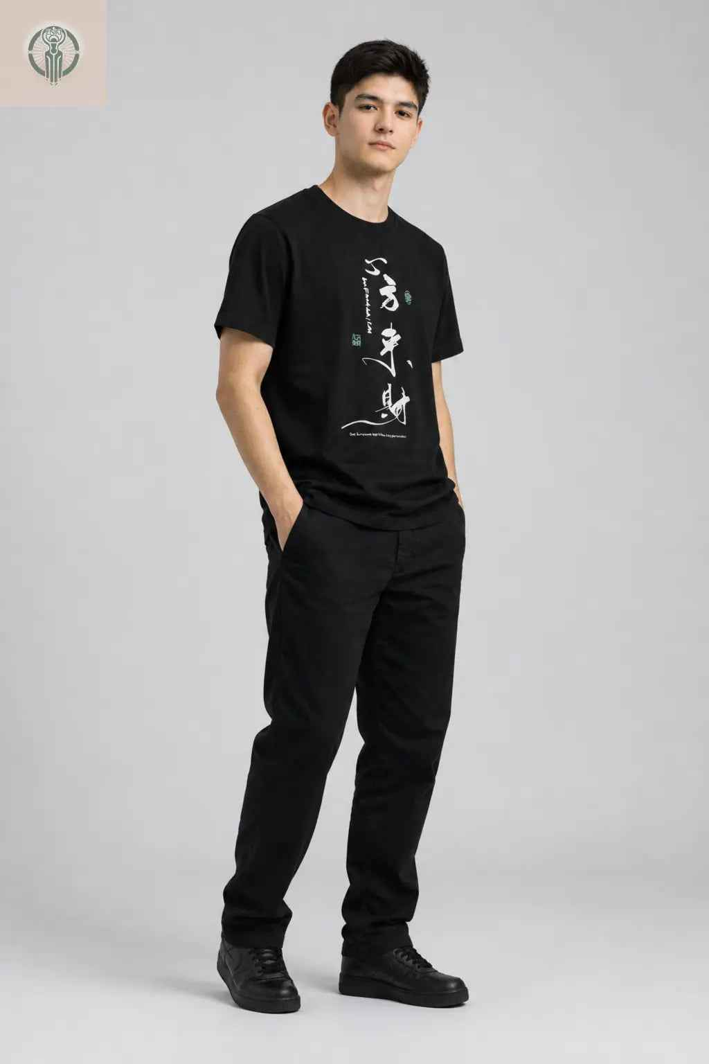 Polo Juvenil Negro Diseño Japonés Cuello Redondo